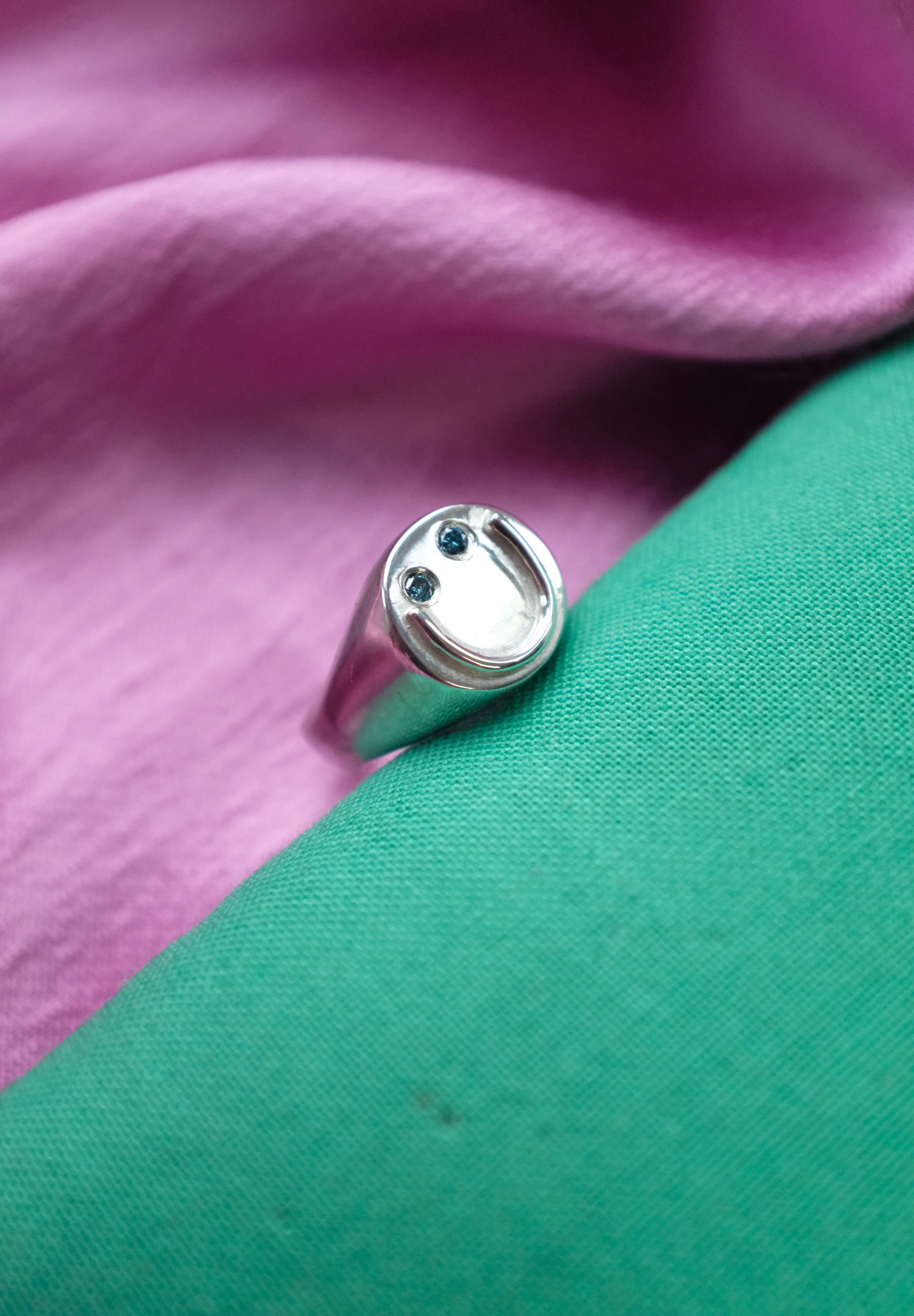 DIamond Smiley Signet