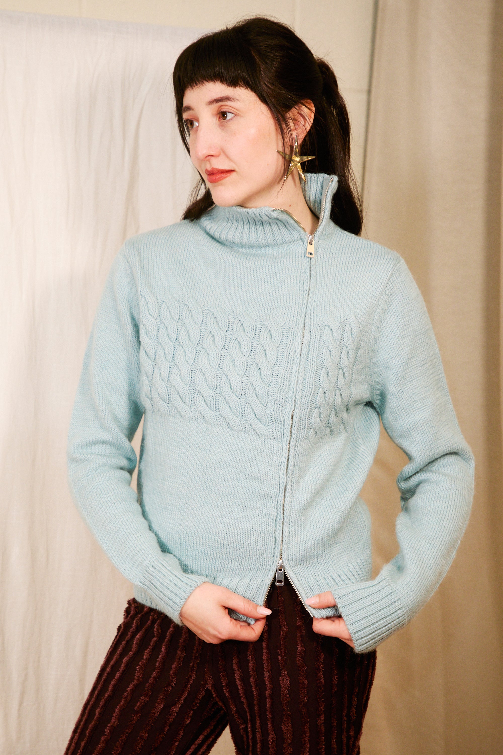 HOSBJERG_MARA_ZIPPER_TURTLENECK2.jpg