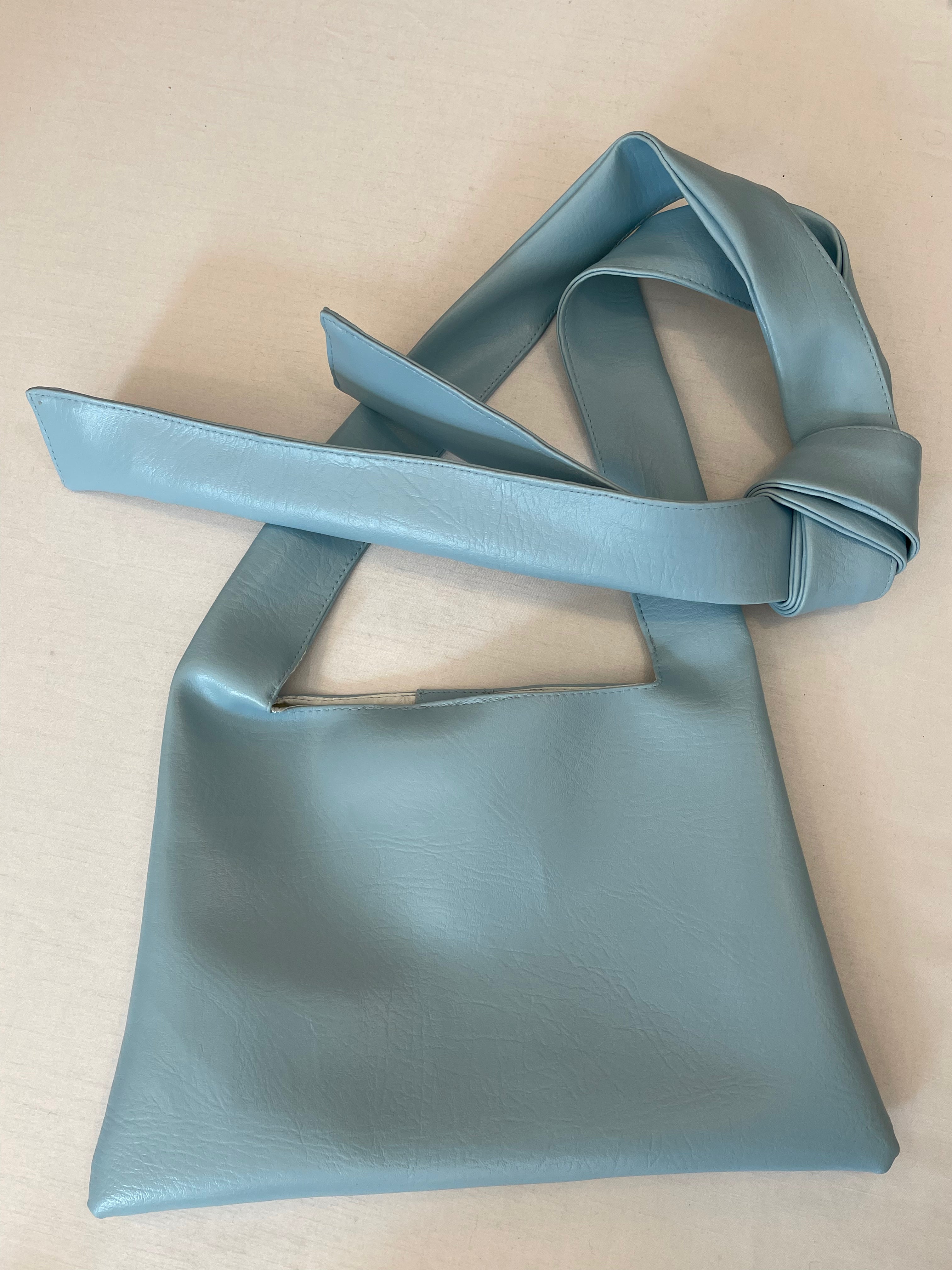 Nae Medium Slouch Bag Baby Blue Model Flat