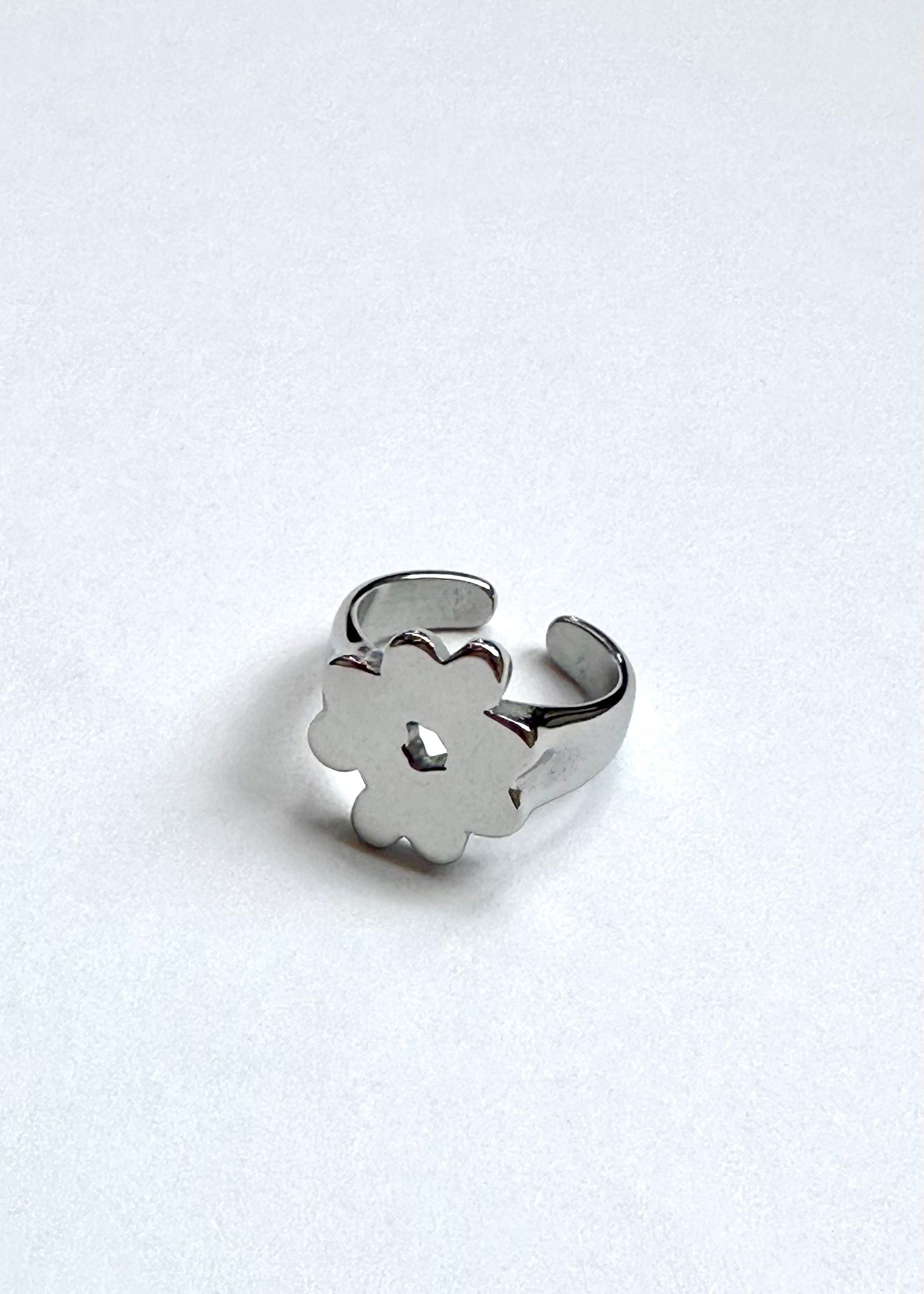 Norah Store x July Child Blobby Flower Ring