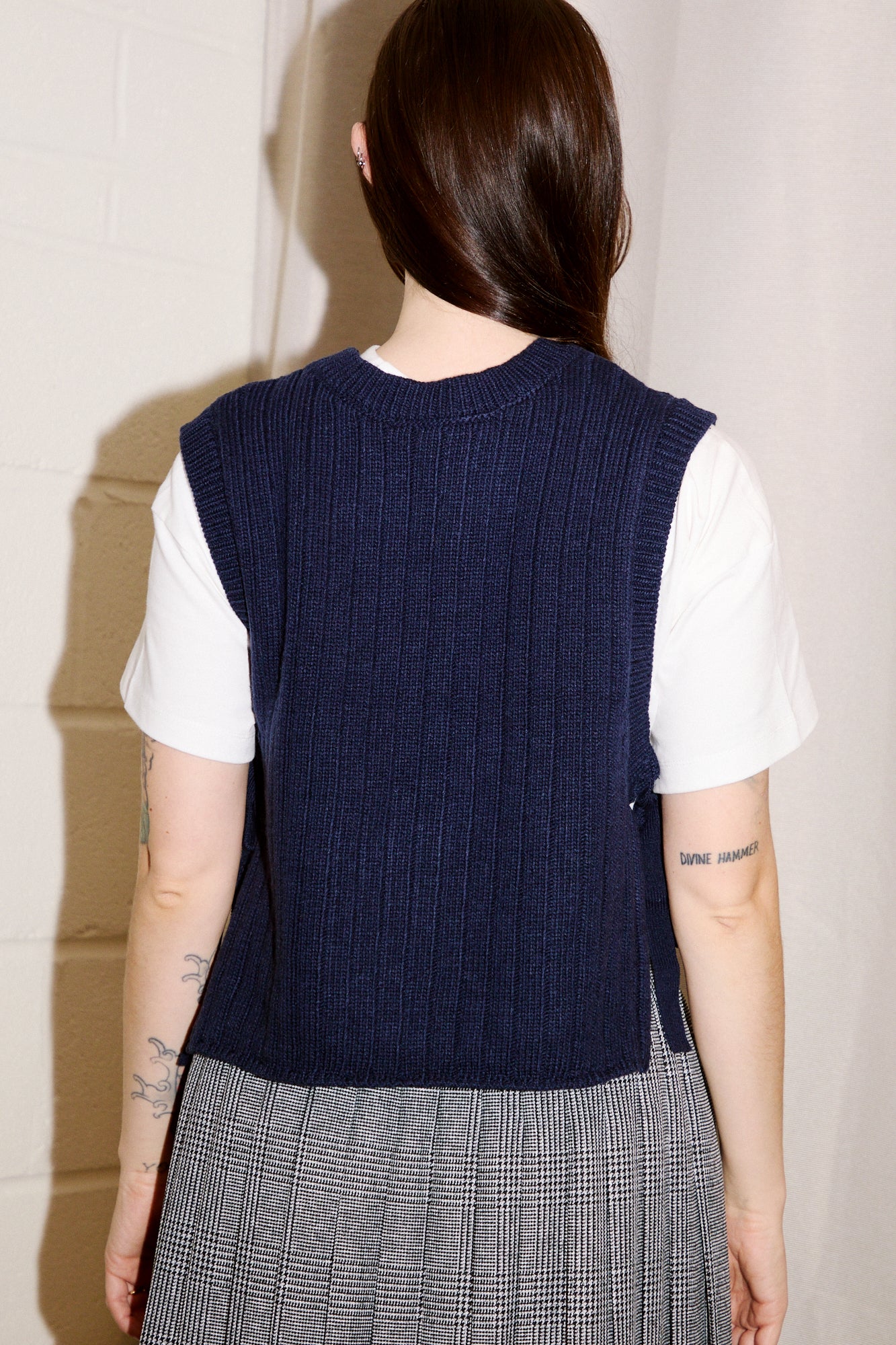 beams boy g alan vest back