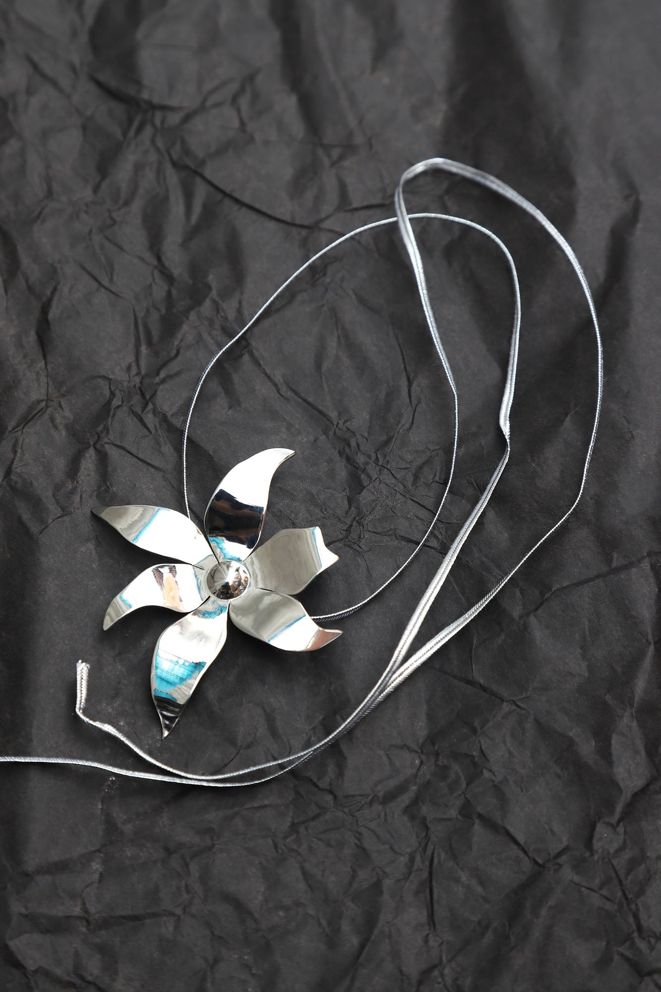 Evie Flower Necklace