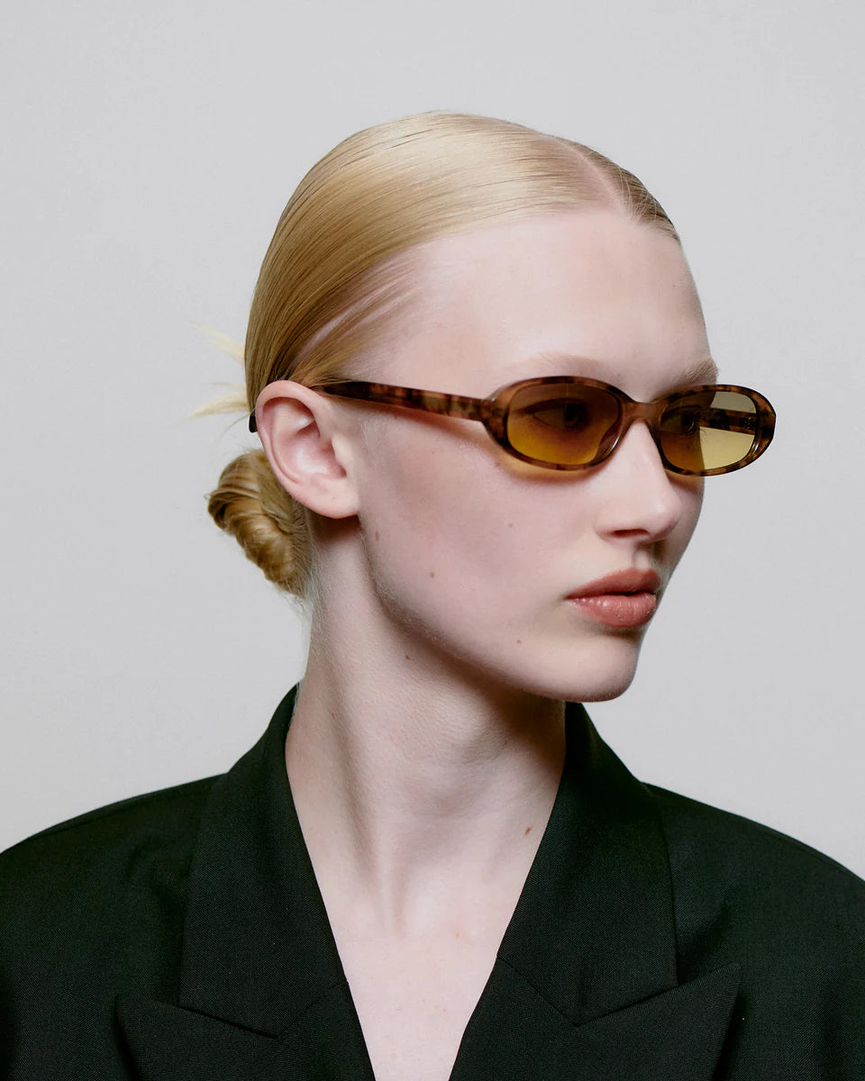 A.KJAERBEDE_MACY_KL2415_COQUINA_SIDE_WOMAN_960x1200_crop_center_618e30c1-f161-4bd7-a9be-b7b31b7ffe35.webp