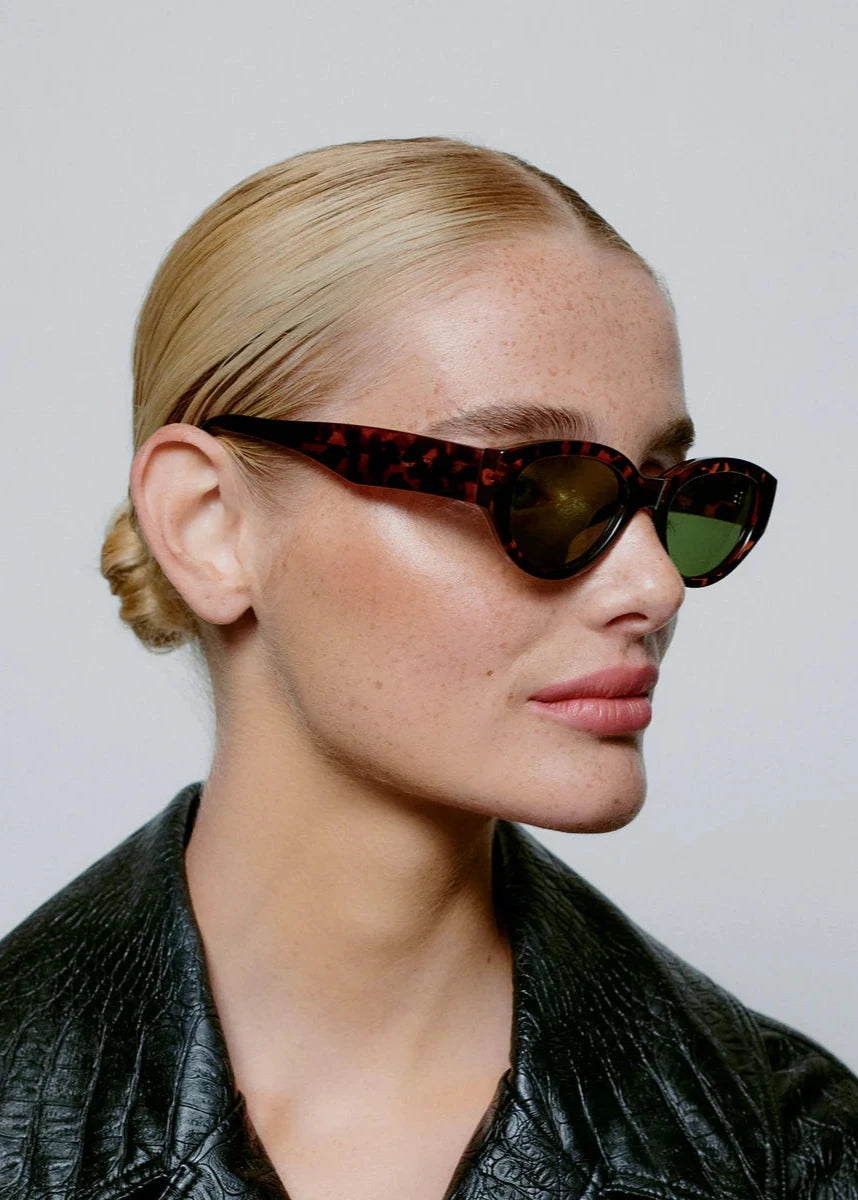 A.Kjaerbede Sunglasses Winnie Demi Tortoise Model Profile