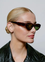 A.Kjaerbede Sunglasses Winnie Demi Tortoise Model Profile
