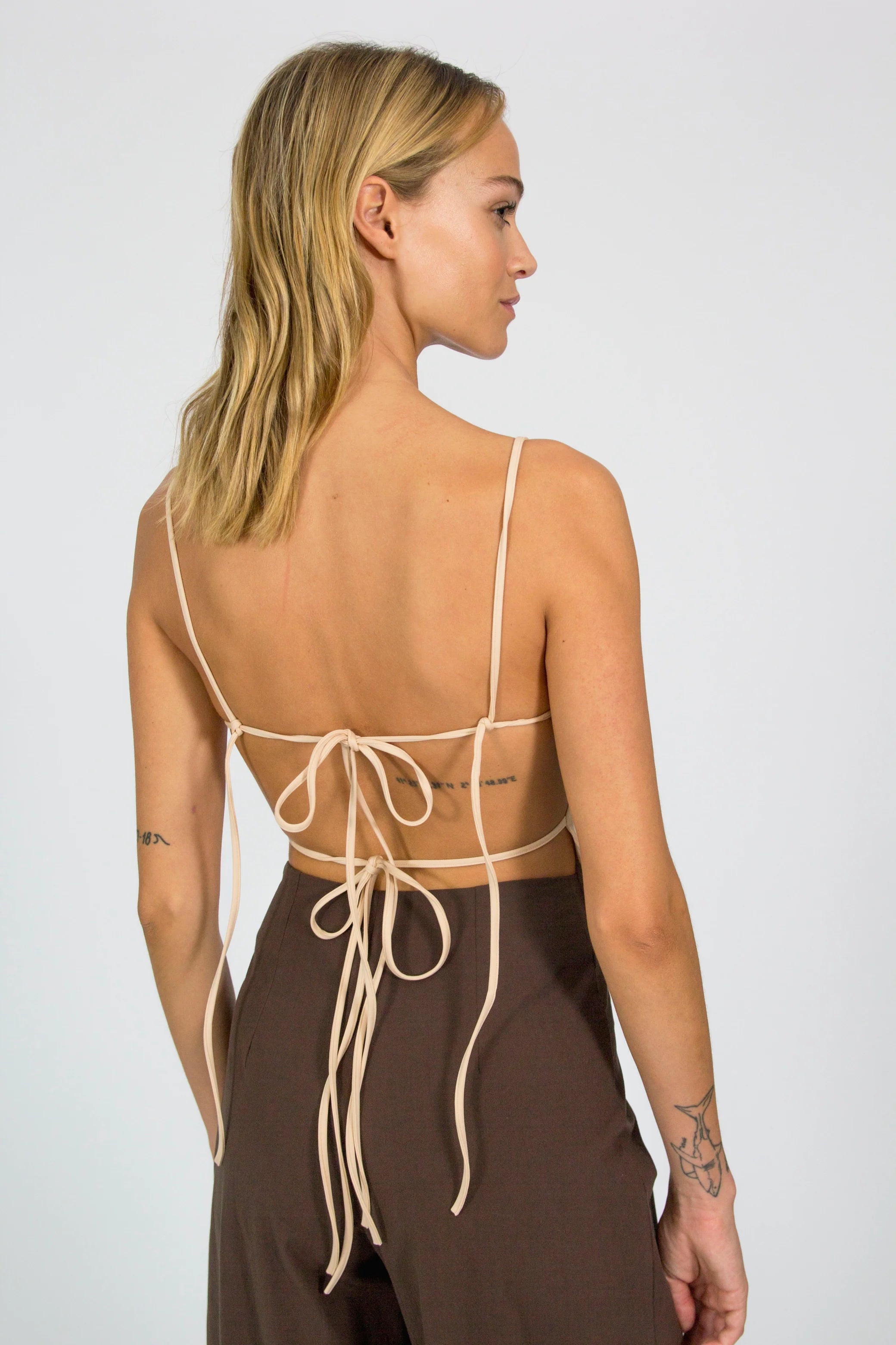 AKTIO TOP BEIGE Blacktogrey