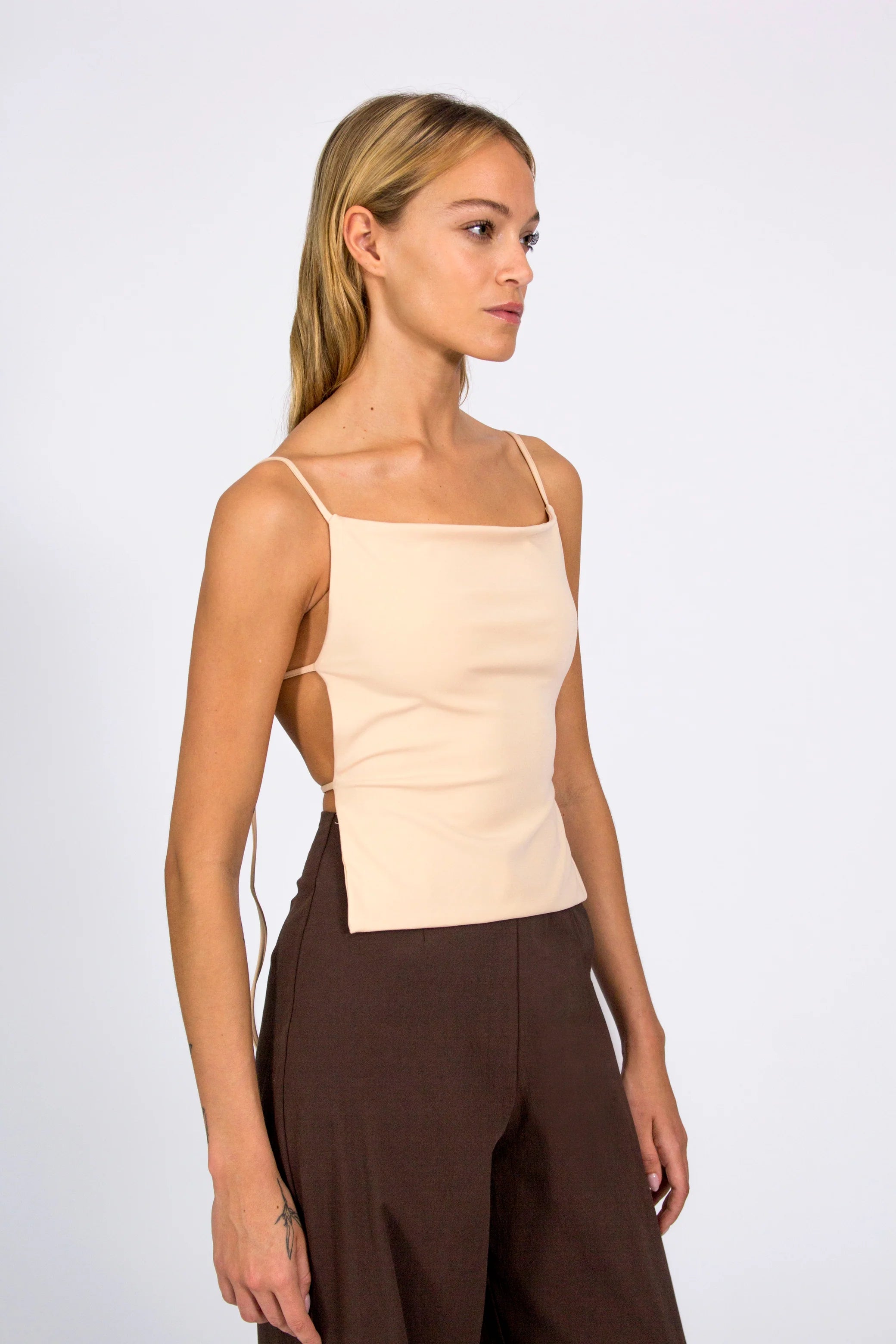 AKTIO TOP BEIGE Blacktogrey