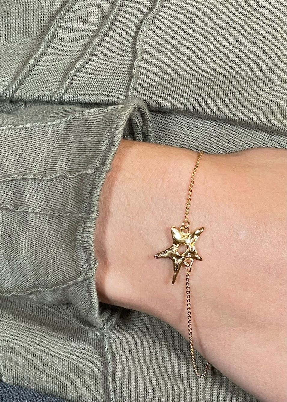 ALBAcarinaegoldbraceletJEWELLERY1.jpg
