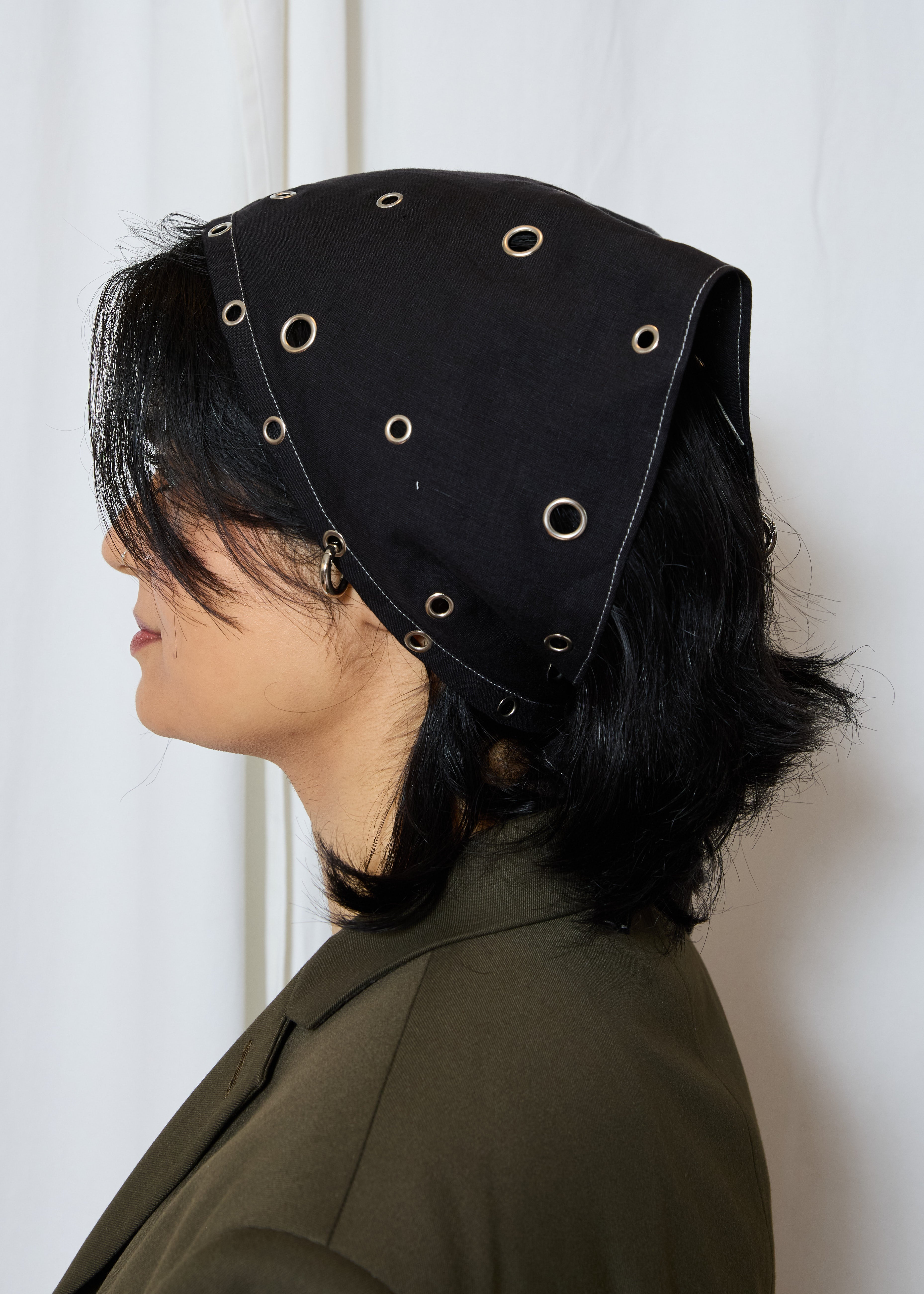 Lotus Piercing Bandana Black