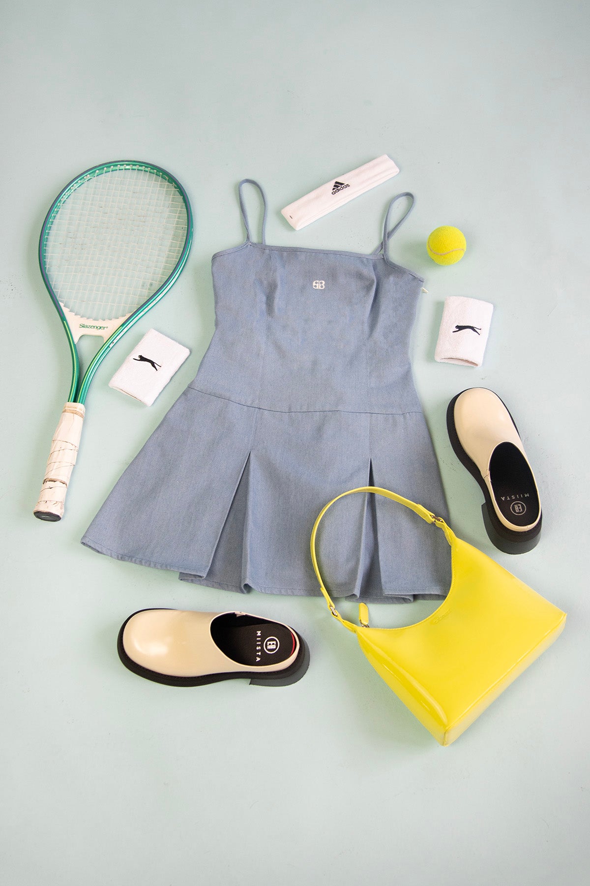 salut beauté | Light Denim Dress | The School Uniform