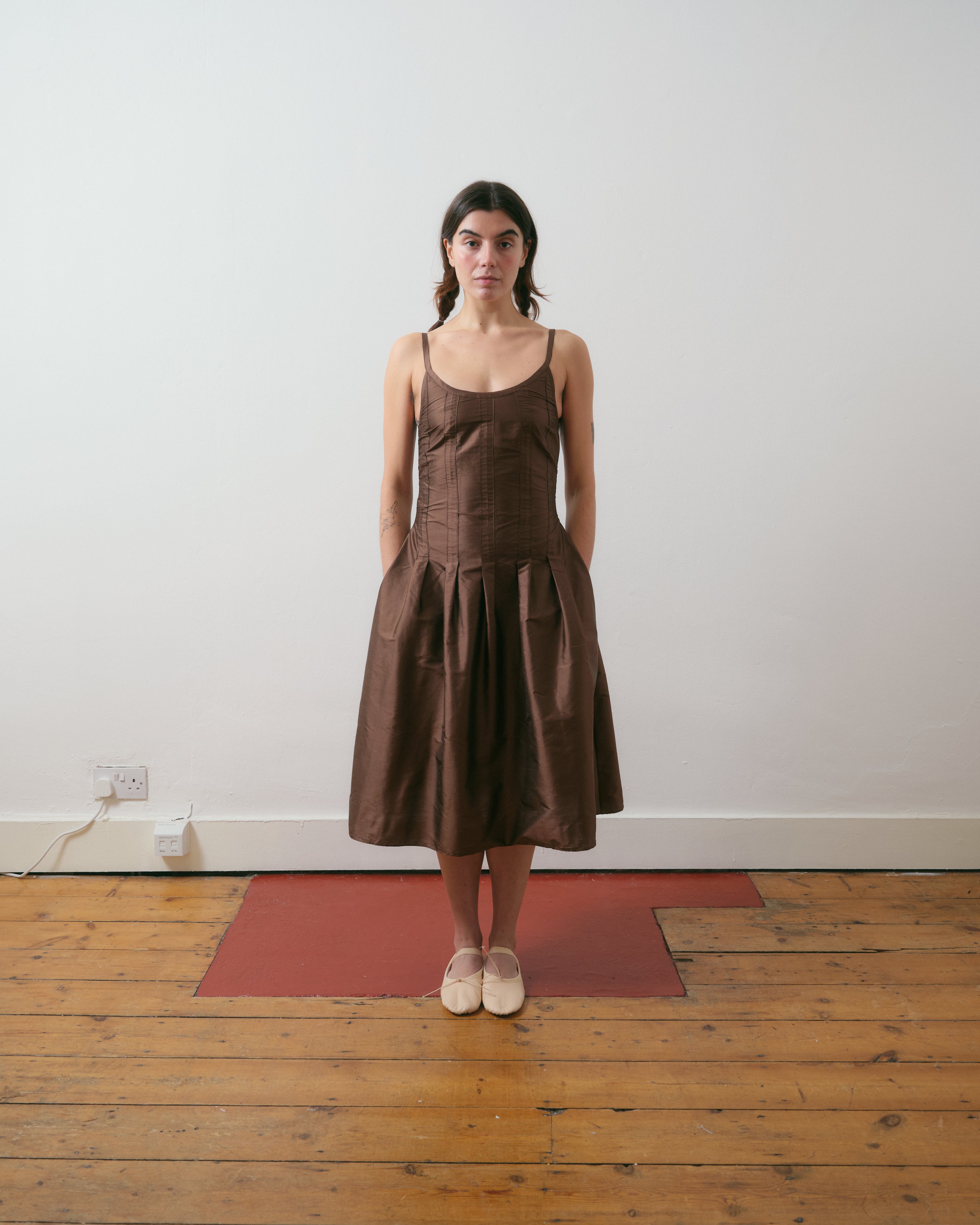Bella Wynne Dress Brown