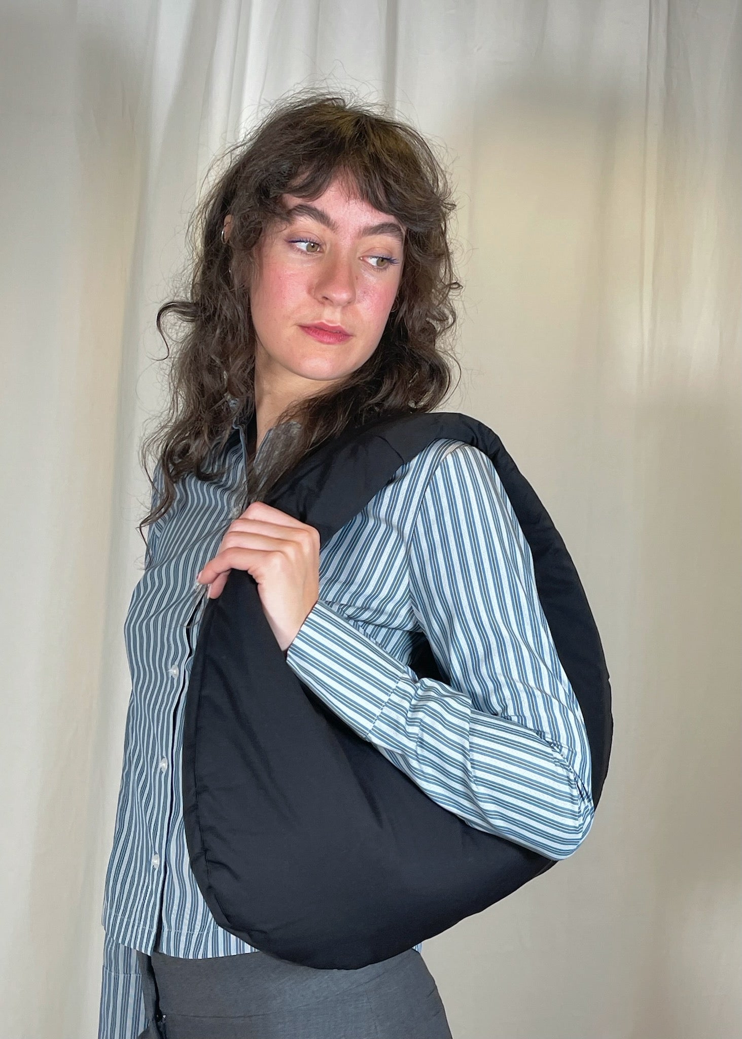 BLACKTOGREYECHOBAG3.jpg