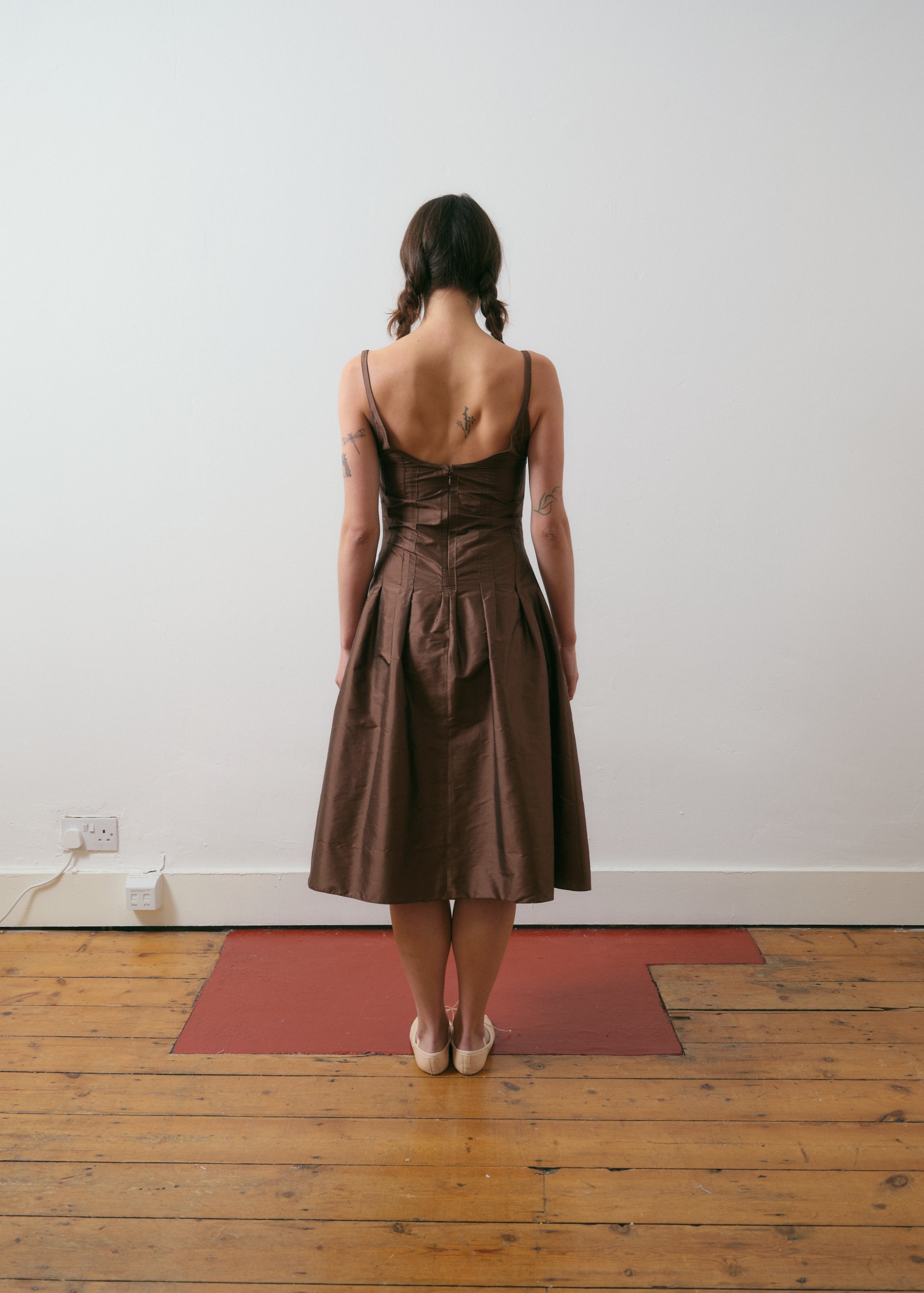 Bella Wynne Inverted Pleat Dress Cotton Organdie Chocolate Brown Lookbook Back