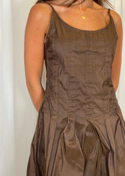 Bella Wynne Inverted Pleat Dress Cotton Organdie Chocolate Brown Side Detail