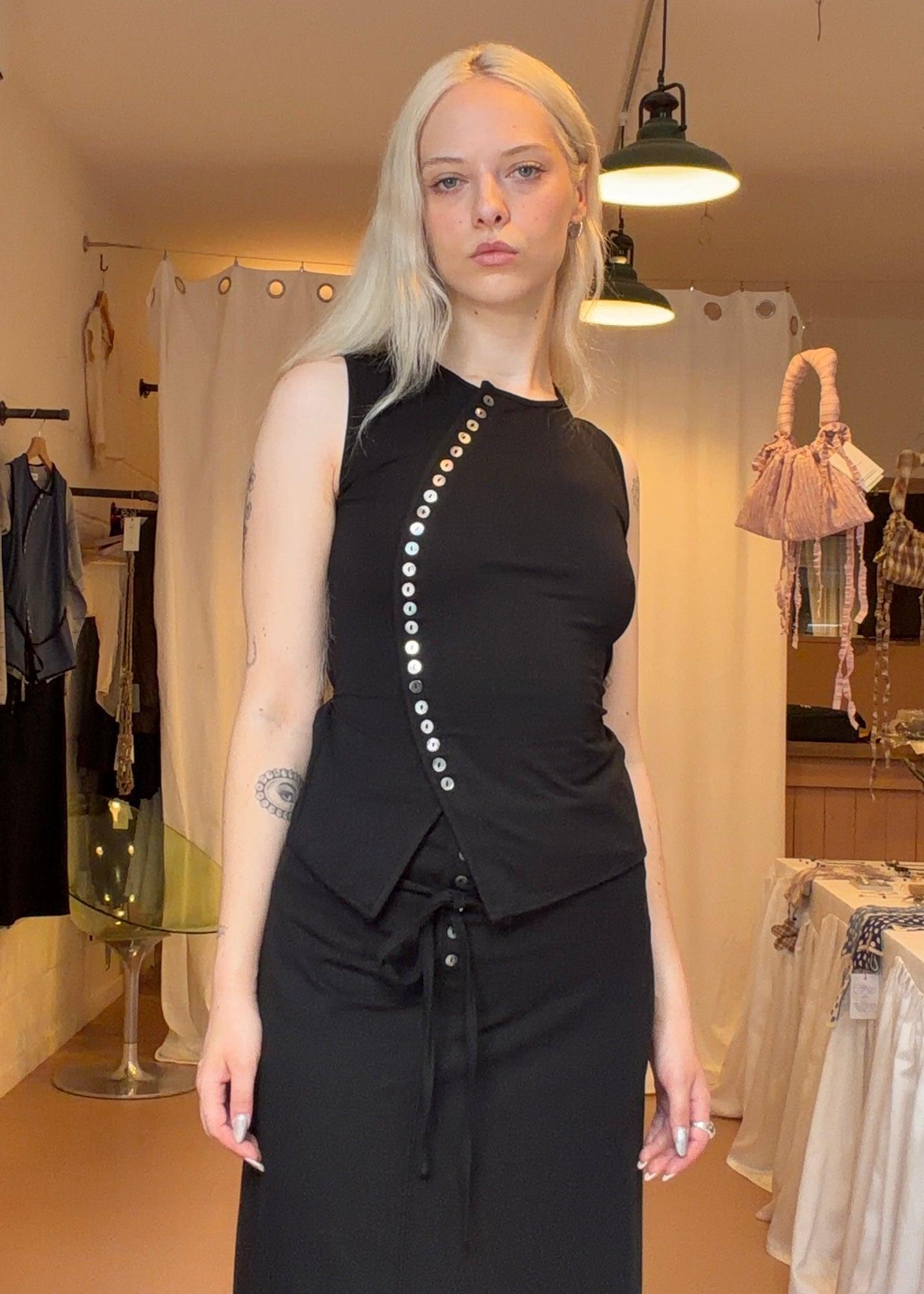 Caro Top Sleeveless in Black