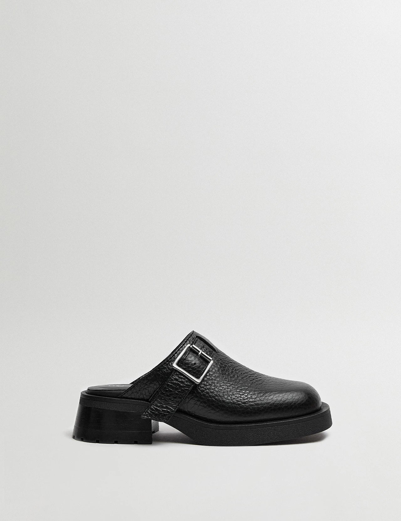 E8-aroa-black-buckled-mules-01