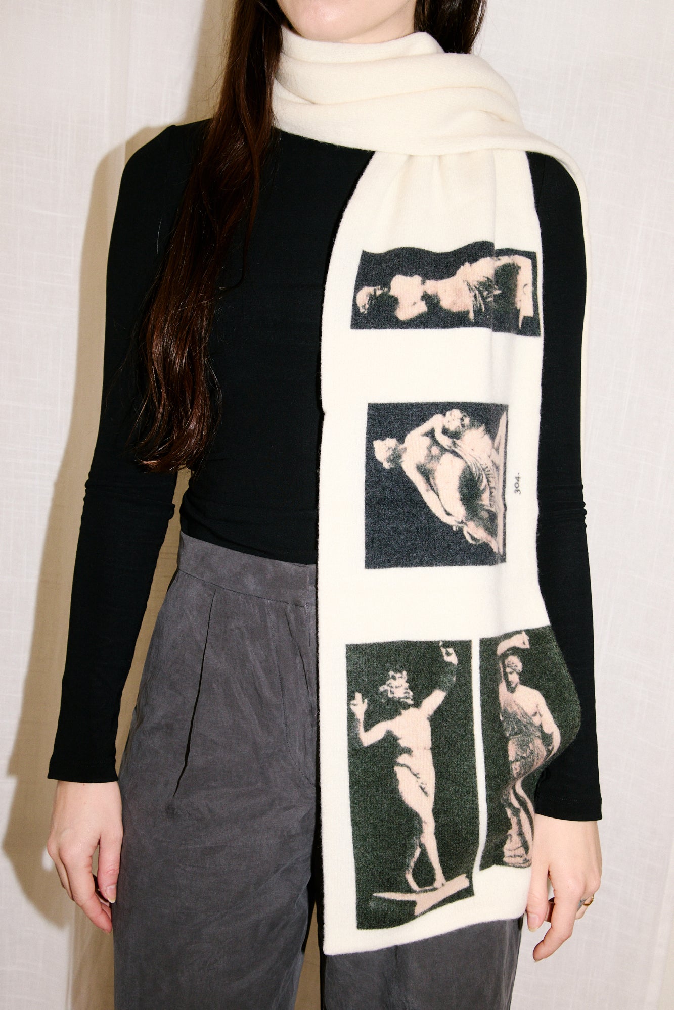 Hades Wool Narcissus Scarf