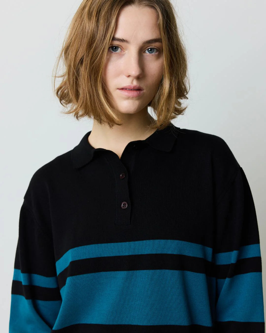Hosbjerg-ROXANA-POLOSHIRT_1900x2532_crop_center_e5c85608-0d76-4710-acef-b7b4eecf2ef0.webp