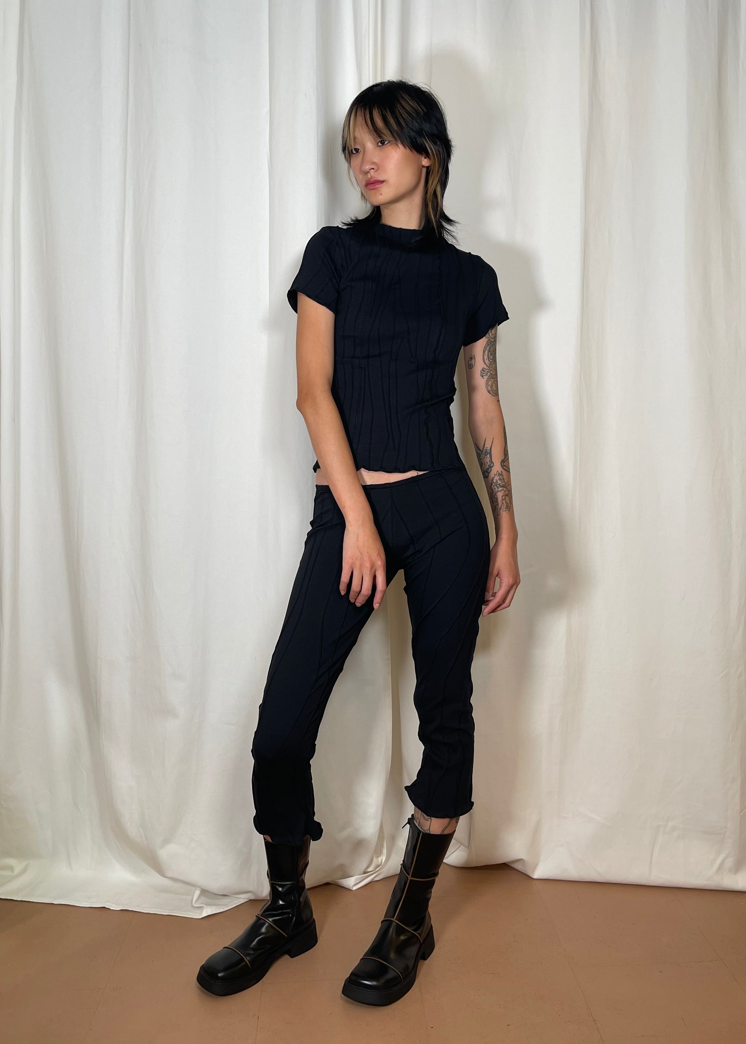 Mariola Homoncik Mid-Calf Flared Pants Black