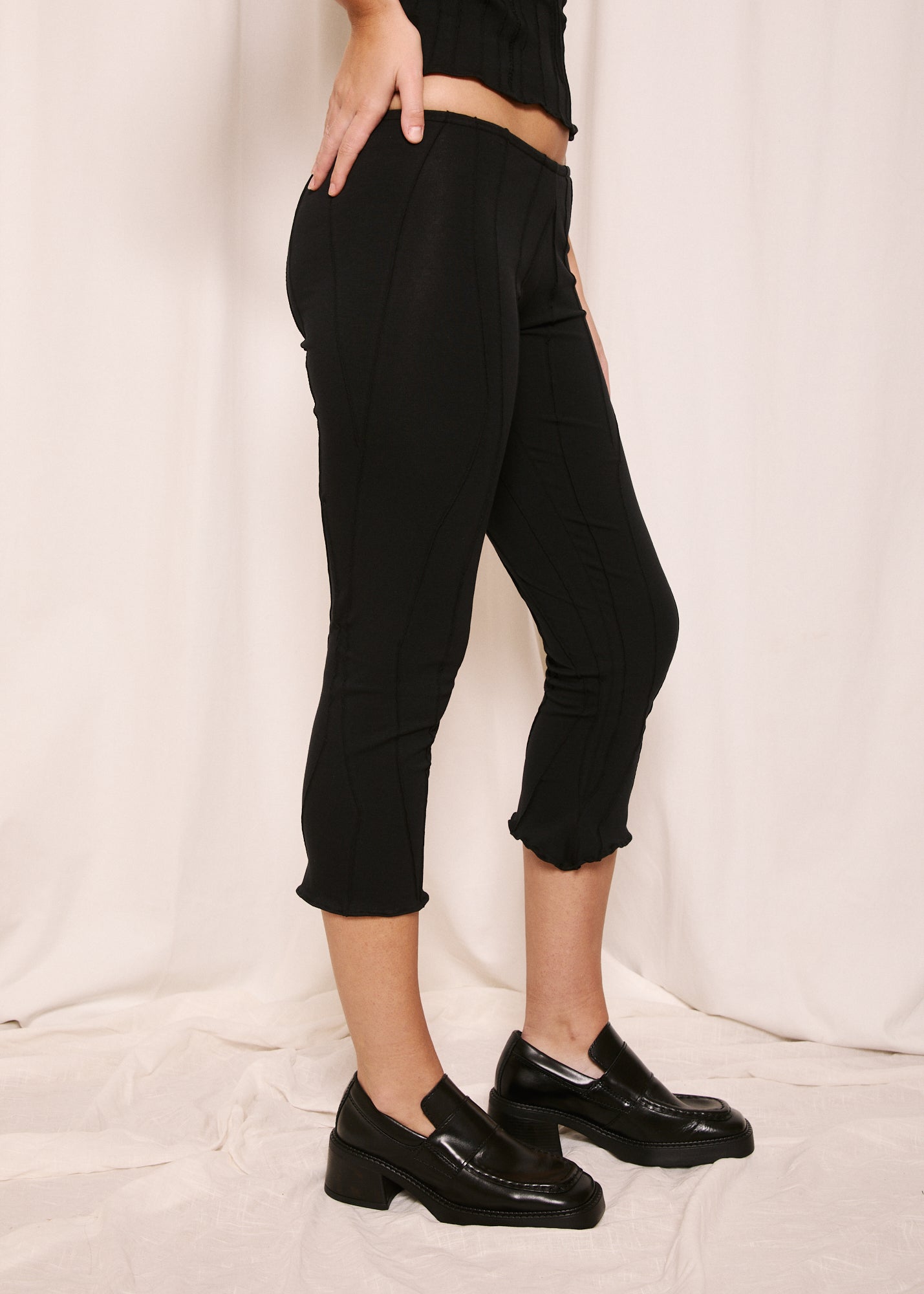 NORAH_Mid Calf Flare Pants Black