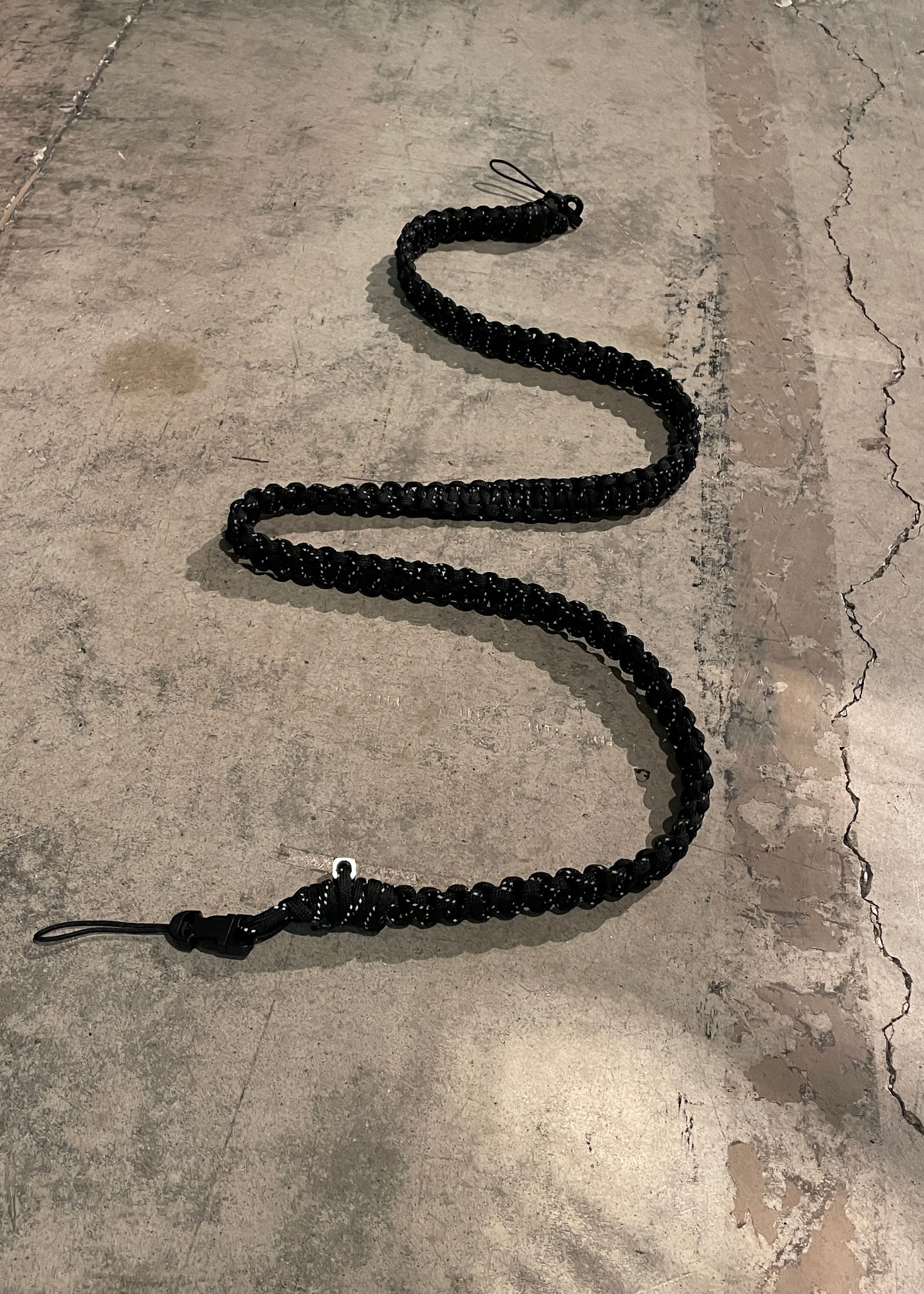 NOTS camera strap black