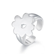 Norah Store Blobby Flower Ring