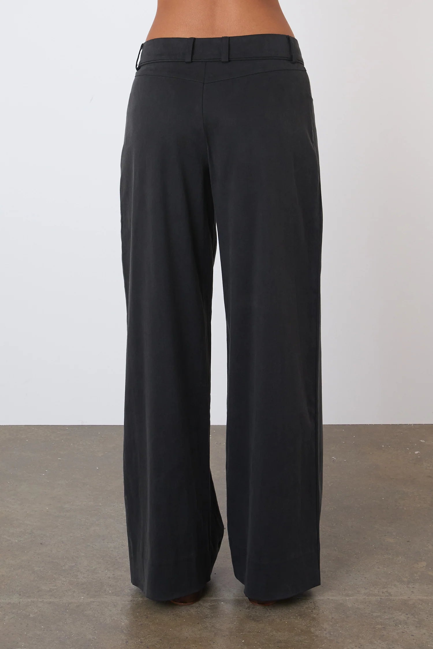 PeachyDen_Bardot_Trousers_Onyx3.webp