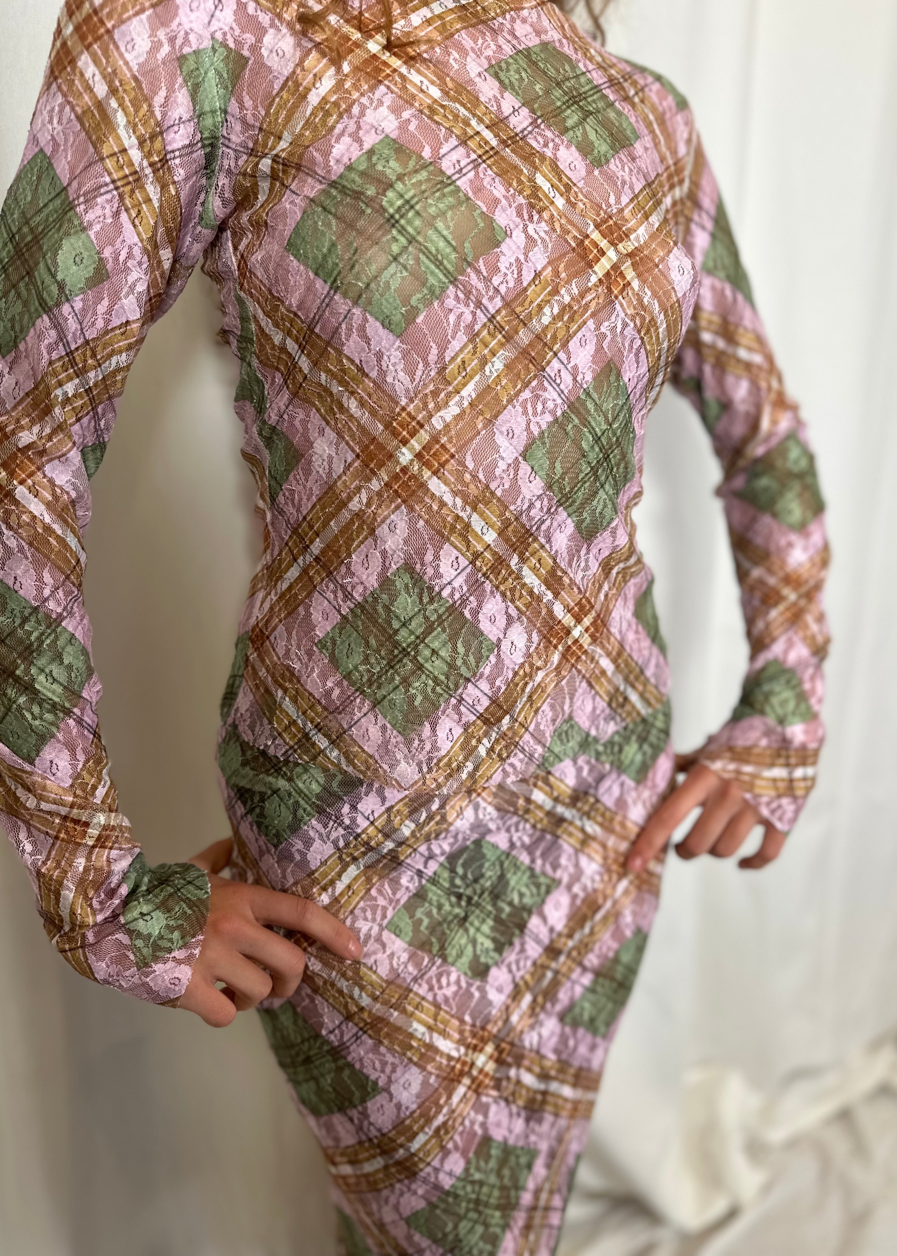 TAOTTAOHakutoTartanLaceLongSleeve2.jpg