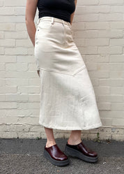 W'menswear Ranch Skirt Natural worn by Elizabeth