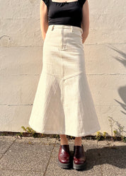 W'menswear Ranch Skirt Natural worn by Elizabeth