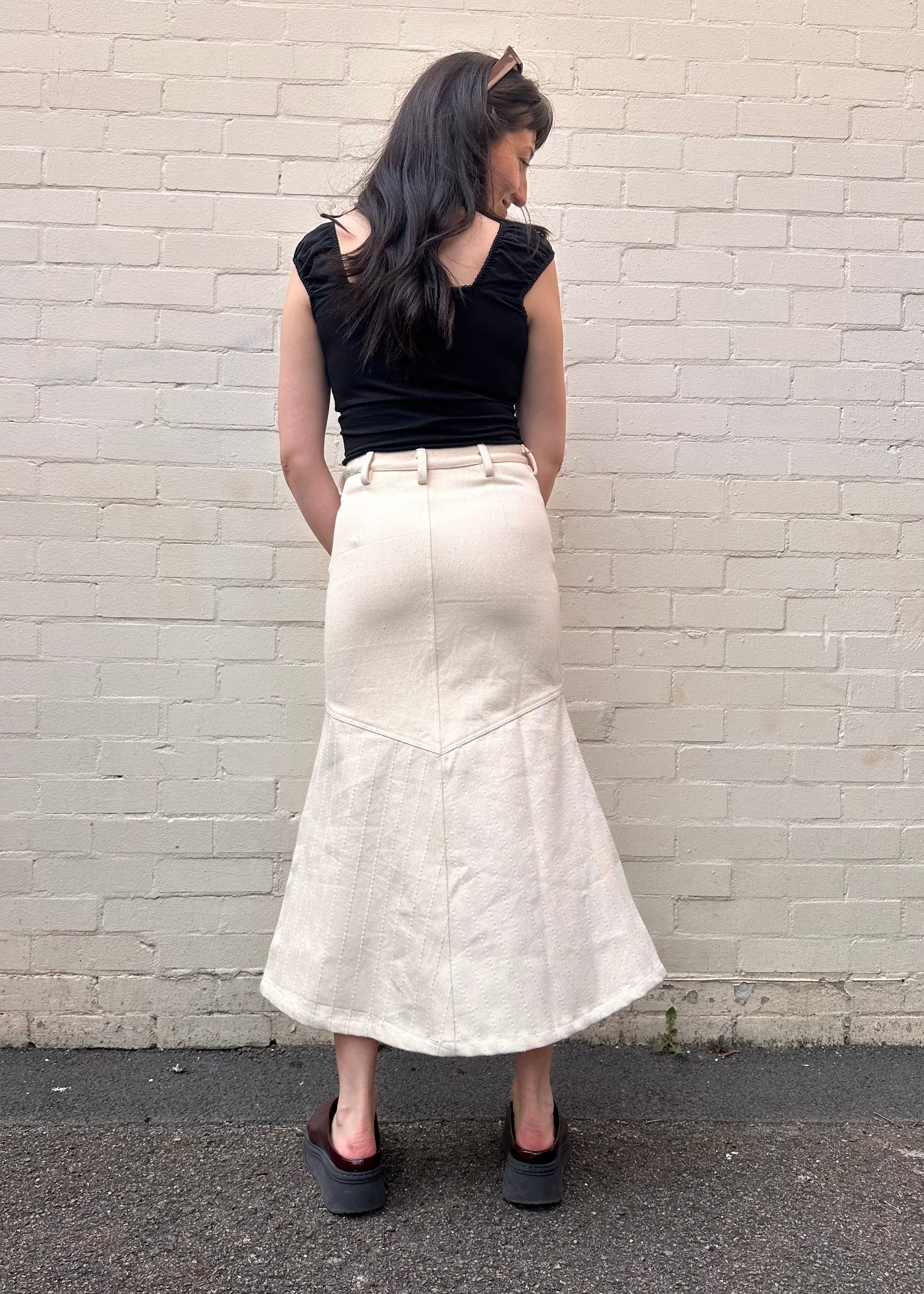 W'menswear Ranch Skirt Natural worn by Elizabeth