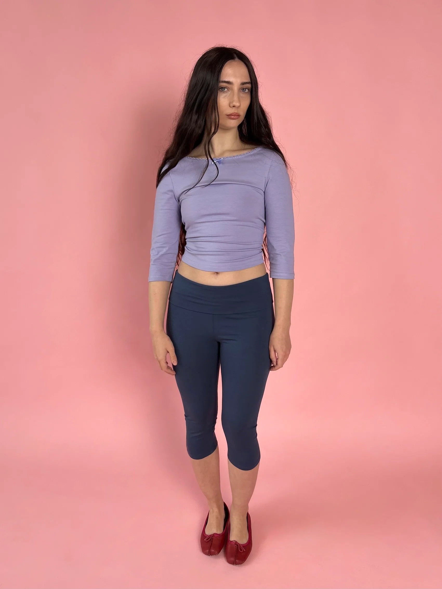 indigo_capri_leggings_cotton_foldoevr_waist_7280787a-6b28-44e1-b66b-a48100584448.webp