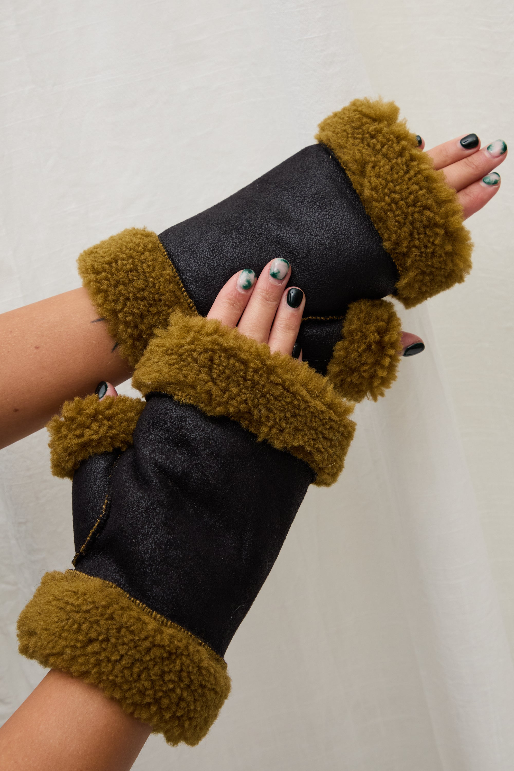 Jakke Sandy Shearling Gloves Black Avocado