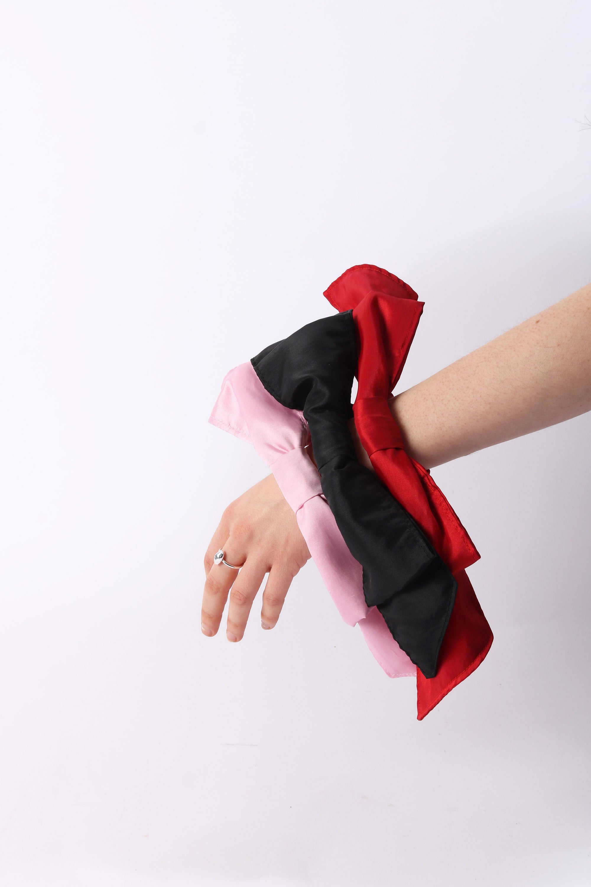 Maddy Bow | Black Satin