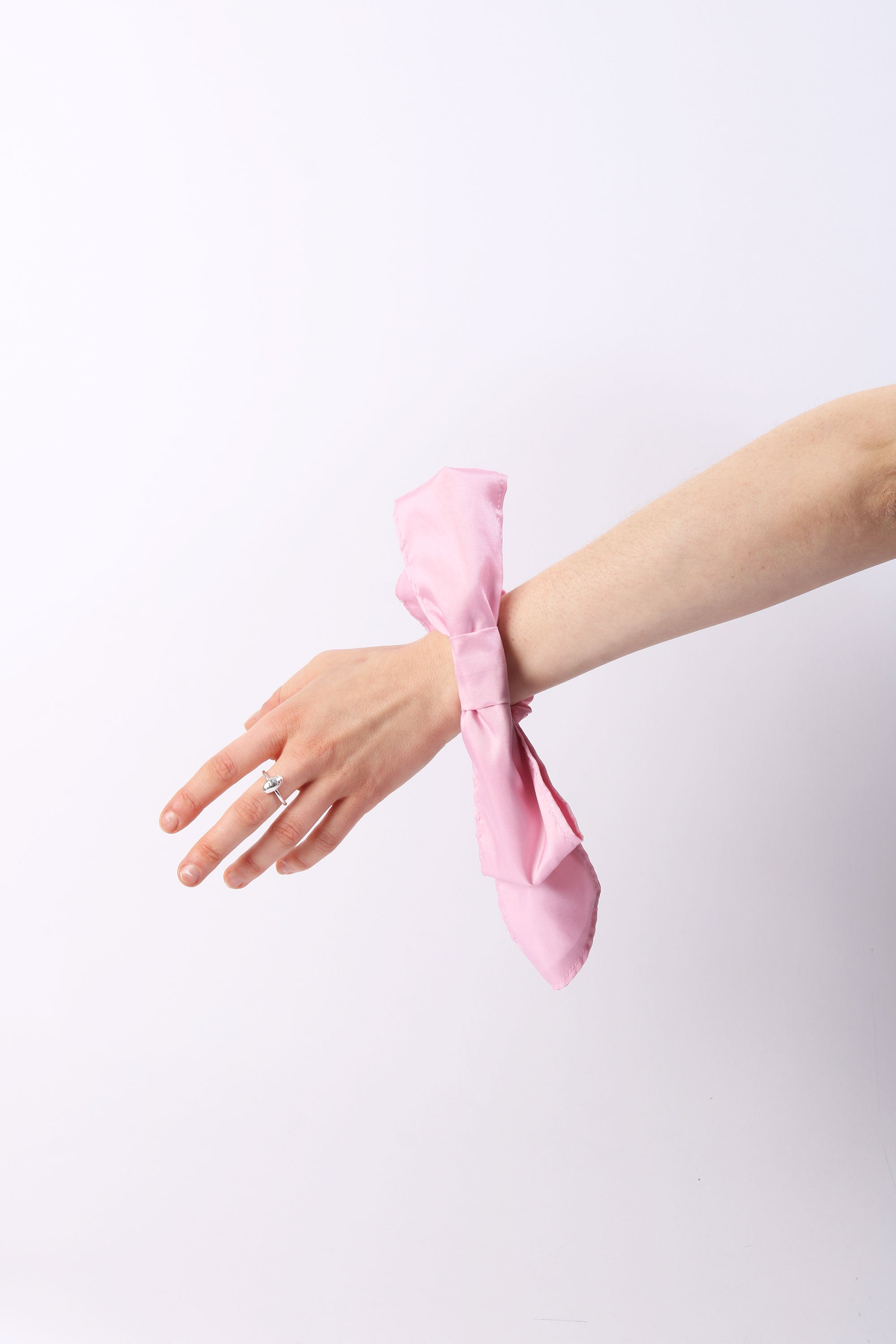 scrunchie_bow_pink.jpg